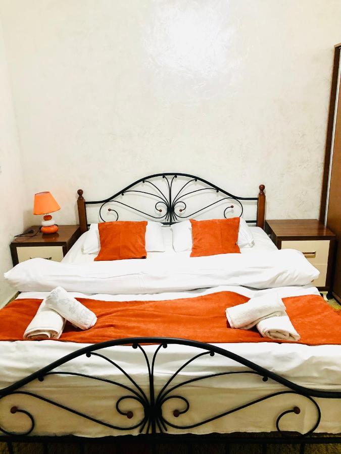 Nikas Guest House Batumi Luaran gambar