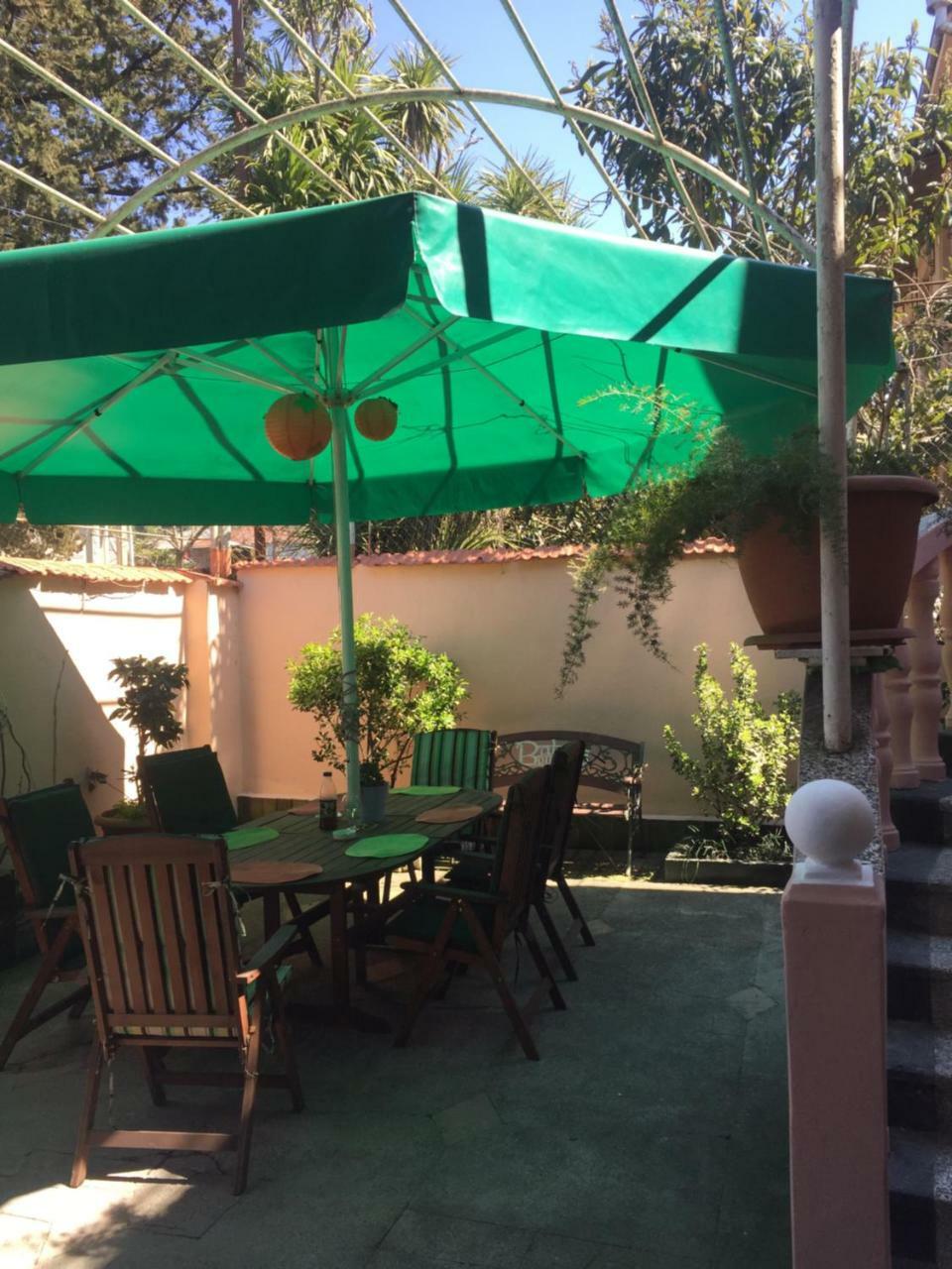 Nikas Guest House Batumi Luaran gambar